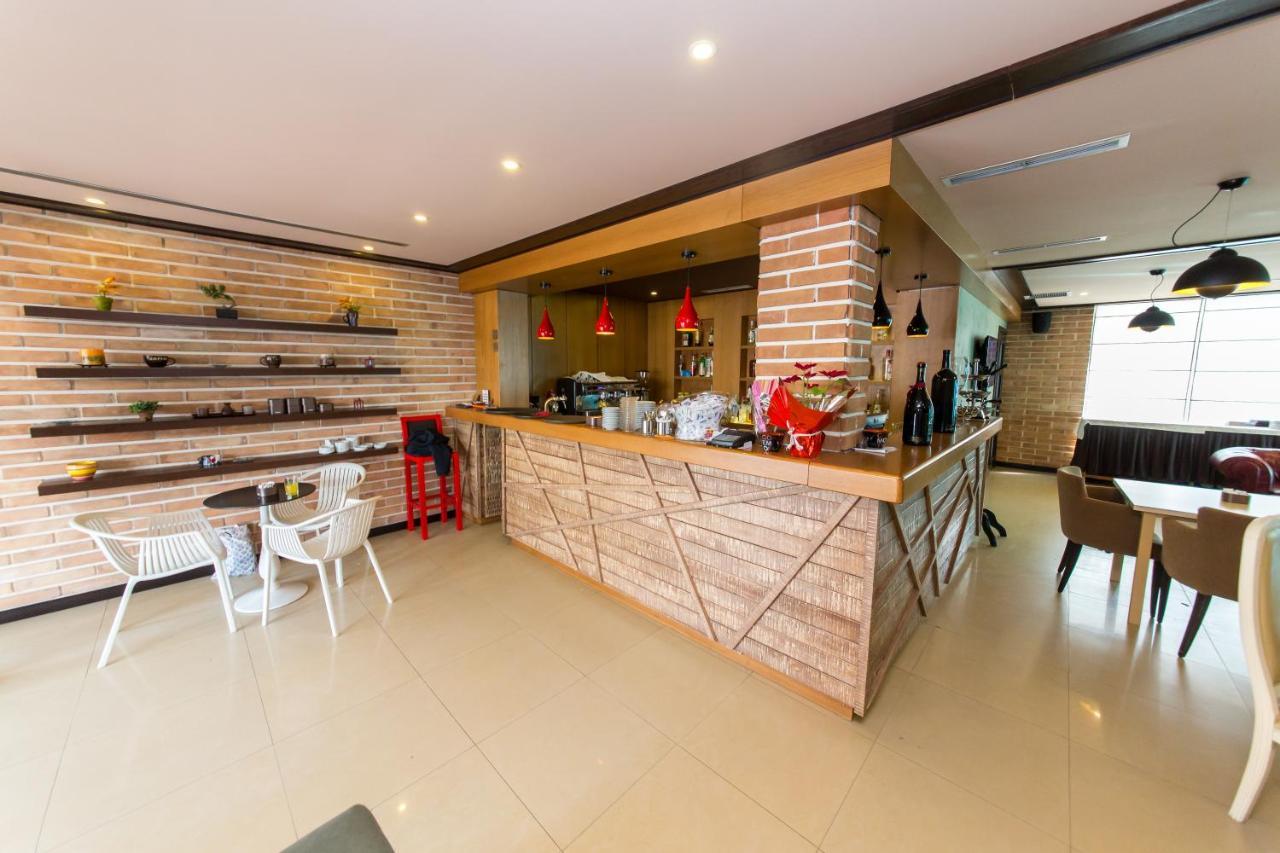 Hotel Denver Tirana Eksteriør billede