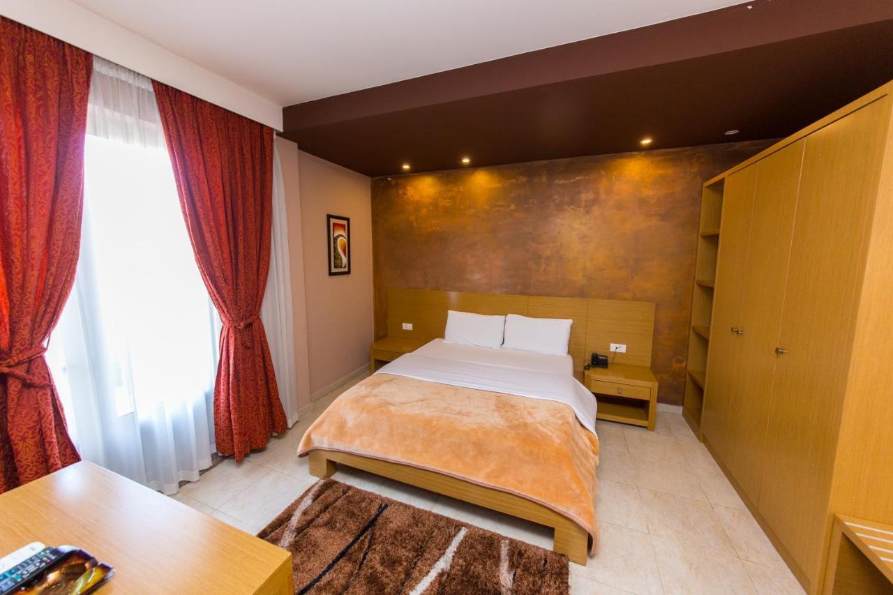 Hotel Denver Tirana Eksteriør billede