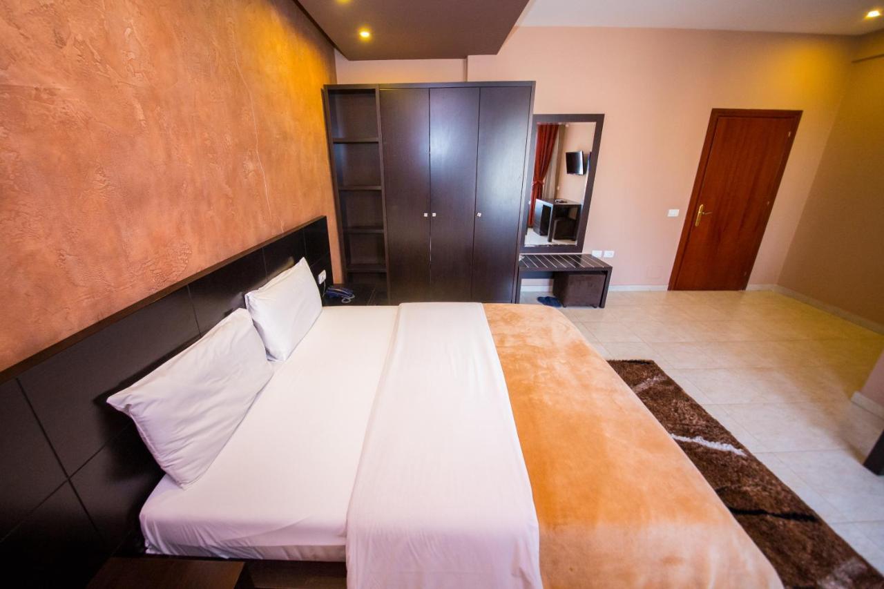 Hotel Denver Tirana Eksteriør billede