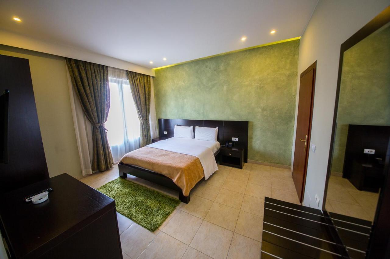 Hotel Denver Tirana Eksteriør billede