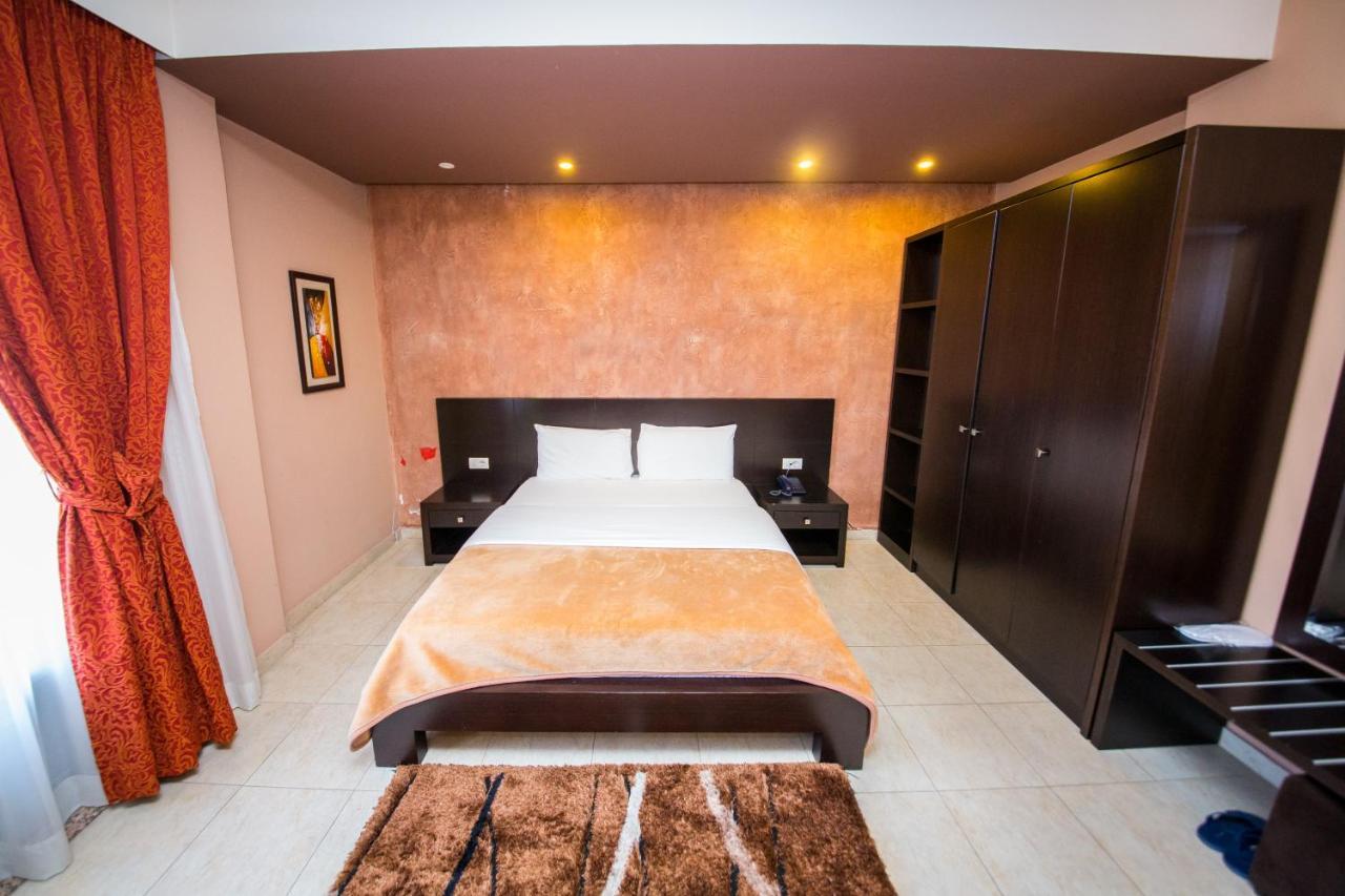 Hotel Denver Tirana Eksteriør billede